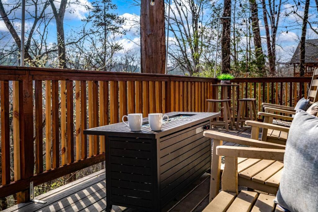 The Family Stone Luxe Cabin Sleeps 12 Hot Tub Dogfriendly Dollywood 鸽子谷 外观 照片