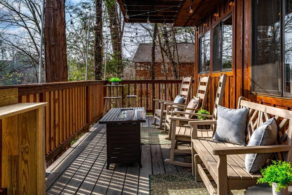 The Family Stone Luxe Cabin Sleeps 12 Hot Tub Dogfriendly Dollywood 鸽子谷 外观 照片