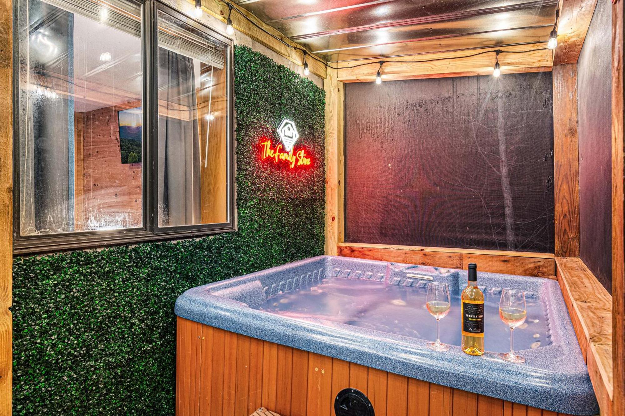 The Family Stone Luxe Cabin Sleeps 12 Hot Tub Dogfriendly Dollywood 鸽子谷 外观 照片