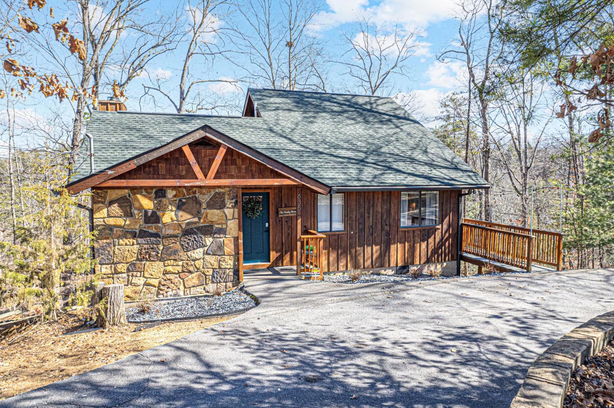 The Family Stone Luxe Cabin Sleeps 12 Hot Tub Dogfriendly Dollywood 鸽子谷 外观 照片